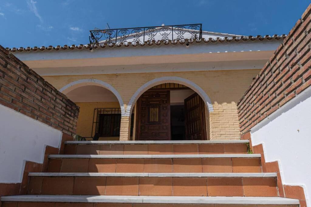 Casa La Albaida, Estacion De Holiday home *