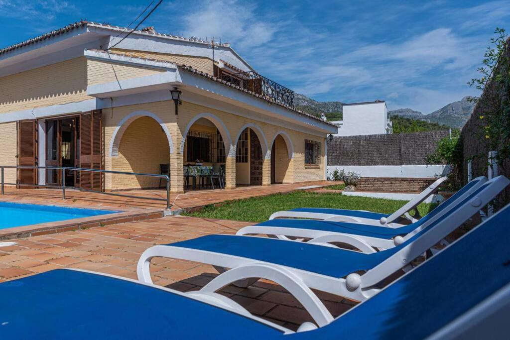 Casa La Albaida, Estacion De Holiday home