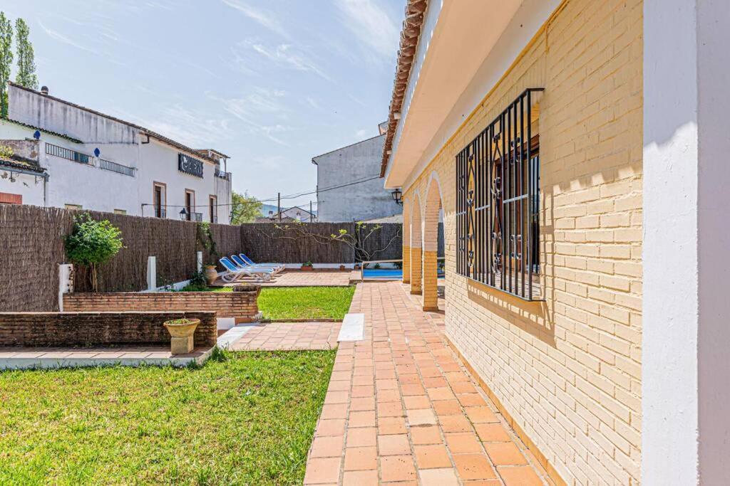 Casa La Albaida, Estacion De